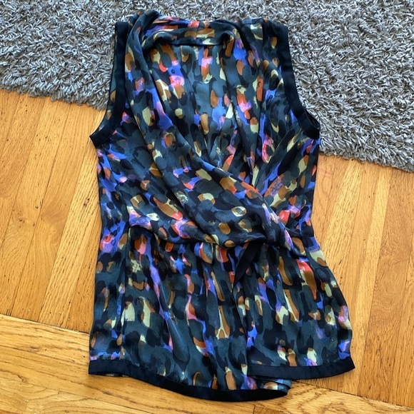 CAbi 3077 Flaunt Wrap Sleeveless Tank Blouse Size Medium - Picture 3 of 11